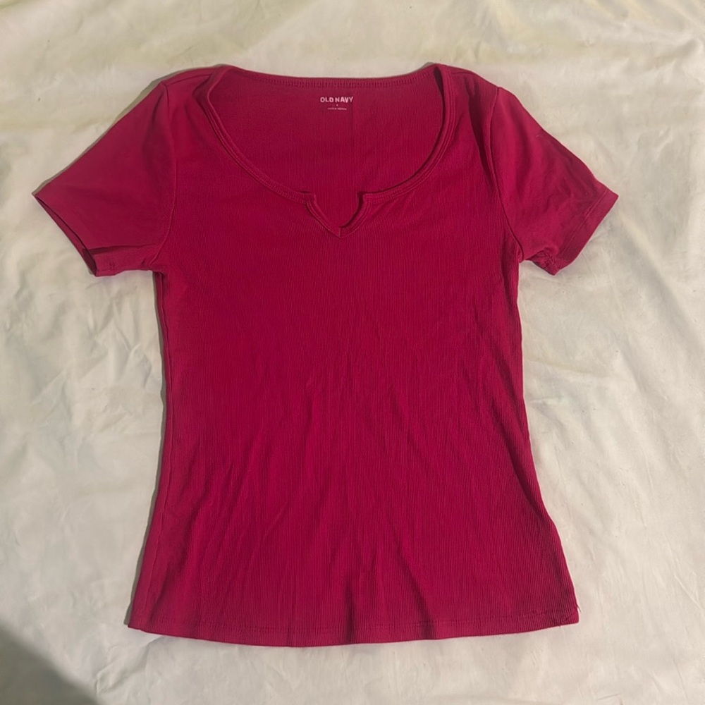 Old Navy Fuchsia Ribbed V-Neck Fitted T-Shirt – Women’s Small